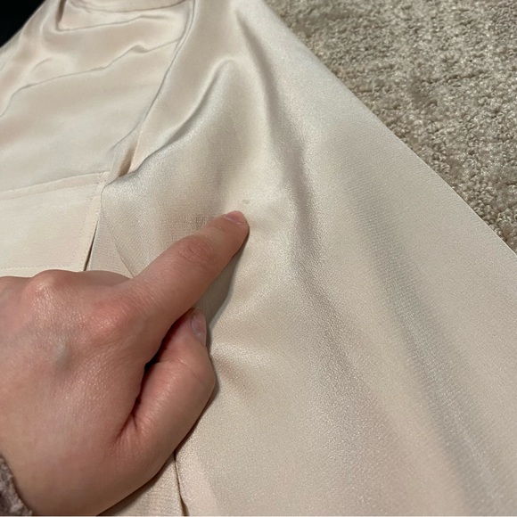 {Vince} Contrast Trim Buff Silk Blouse | Black + Cream ~ Size 2 - Picture 13 of 16